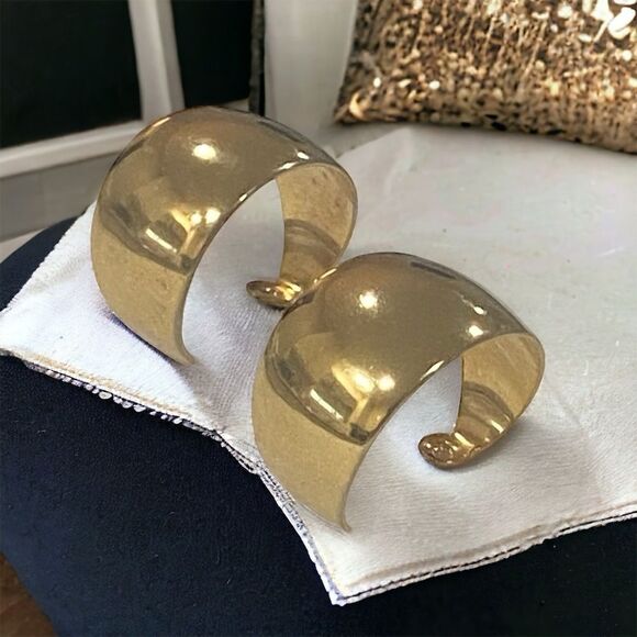 Vintage Wide Gold Tone Hoop Earrings for Pierced Ears Unbranded - Picture 4 of 6